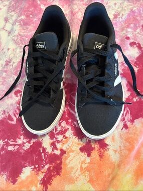 Adidas Daily 3.0 canvas sneakers size 6